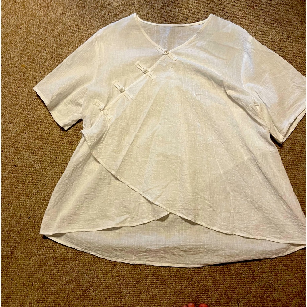 Pretty lightweight linen blouse with buttons